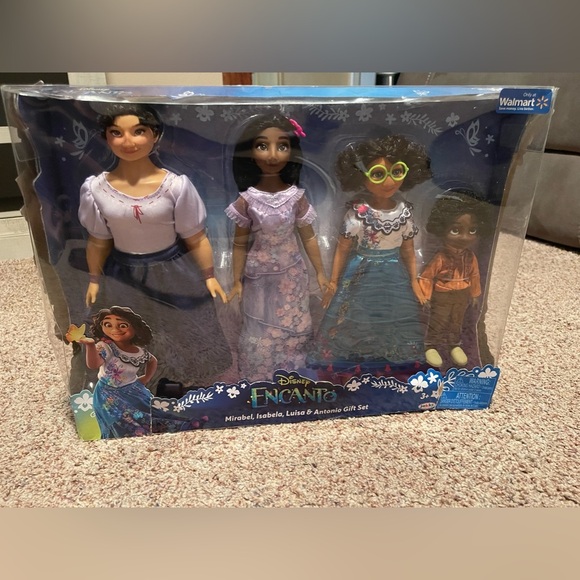 Disney Encanto Mirabel, Isabela, Luisa & Antonio Gift Set - Picture 1 of 1